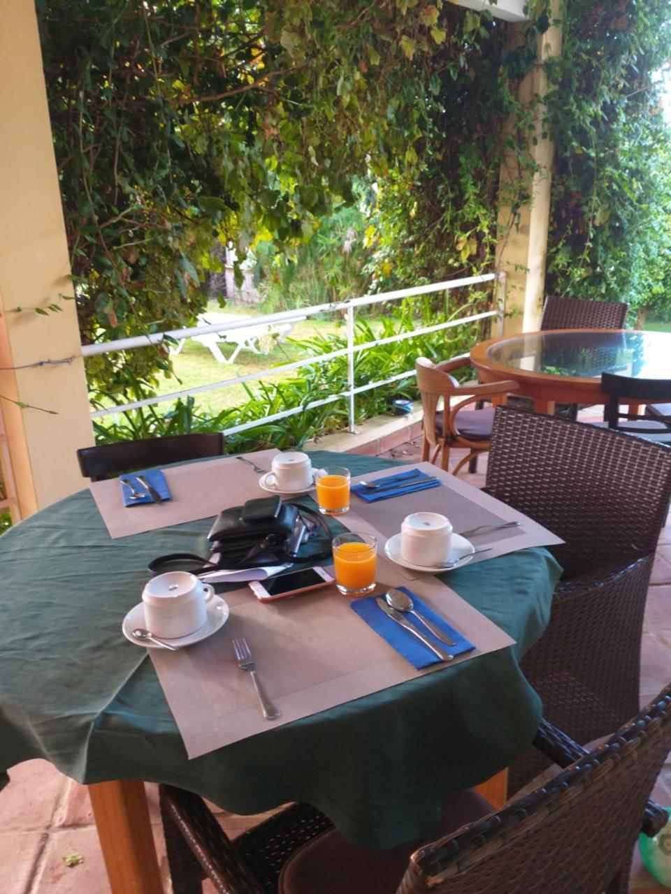 Quinta Da Moura Casa-De-Campo Guest House Тавира Екстериор снимка